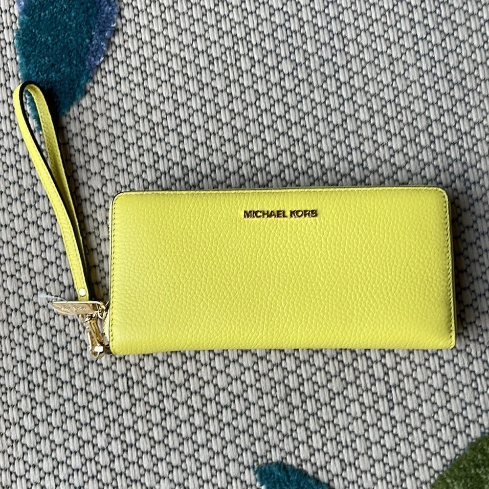 Michael Kors Jet Set Travel Large Travel CONTINENTAL  Sunshine